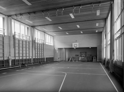 87242 Interieur van de School voor Individueel Voortgezet Onderwijs, later de P.F. van Overbeekeschool, (Barnsteenlaan ...